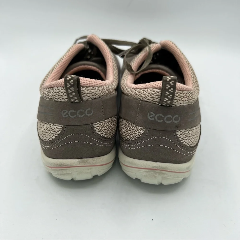 ECCO‎ Women's Casual Sneakers 7 7.5 M 38 Gray Taupe Suede Pink Leather Shoes EUC